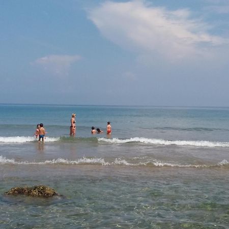 Fabiene Familyholidays Gelsonia 切法卢 外观 照片